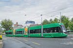 Be 6/8 Flexity 5015 wartet an der Haltestelle Kleinhüningen.