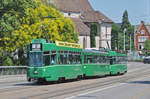 Doppeltraktion, mit dem Be 4/4 499 und dem B4S 1492 und dem Be 4/4 489, auf der Linie 2, überqueren die Wettsteinbrücke.