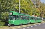 Dreiwagenzug, mit dem Be 4/4 484 und den beiden B4S 1502 und 1503, auf der Linie 2, fahren zur Haltestelle am Bahnhof SBB.