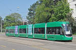 Be 6/8 Flexity 5024, auf der Linie 8, bedient die Haltestelle CIBA.