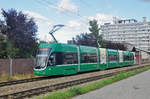 Be 6/8 Flexity 5041, auf der Linie 14, fährt zur Haltestelle Kästeli.