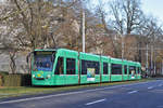 Be 6/8 Combino 312, auf der Linie 8, fährt zur Haltestelle am Bahnhof SBB. Die Aufnahme stammt vom 01.12.2017.