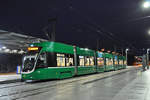 Be 6/8 Flexity 5022, auf der Linie 3, wartet an der Endstation beim Bahnhof Saint Louis.