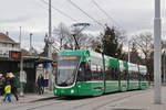 Be 4/6 Flexity 6003, auf der Linie 15, bedient die Haltestelle Wettsteinplatz.