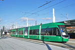 Be 6/8 Flexity 5001, auf der Linie 3, wartet an der Endstation beim Bahnhof Saint Louis.