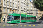 Be 6/8 Flexity 5006, auf der Linie 14, bedient die Haltestelle Schifflände.