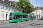 Be 6/8 Flexity 5041, auf der Linie 8, fährt zur Haltestelle Barfüsserplatz. Die Aufnahme stammt vom 24.06.2018.