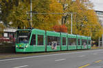 Be 6/8 Combino 309, auf der Linie 8, fährt zur Haltestelle am Bahnhof SBB.