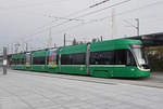 Be 6/8 Flexity 5022, auf der Linie 3, wartet an der Endstation beim Bahnhof Saint Louis.