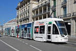 Be 6/8 Flexity 5008 mit der Werbung für Tissot Uhren, anlässlich der Messe Basel World 2019, auf der Linie 2, fährt zur Haltestelle am Bahnhof SBB.