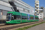 Be 6/8 Flexity 5022, auf der Linie 14, fährt zur Haltestelle Lachmatt.