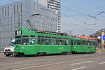 Be 4/4 492 zusammen mit dem B4S 1449, auf der Linie 15, überquert die Münchensteinerbrücke.