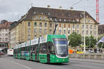 Be 6/8 Flexity 5002, auf der Linie 14, überquert die Mittlere Rheinbrücke. Die Aufnahme stammt vom 11.06.2019.