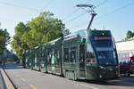 Be 6/8 Flexity 5014, mit der Werbung für Valserwasser, auf der Linie 8, fährt zur Haltestelle Markthalle.