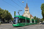 Be 6/8 Flexity 5030, auf der Linie 1, fährt zur Haltestelle ZOO Bachletten.