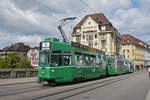 Doppeltraktion, mit dem Be 4/4 498, dem B4S 1505 und dem Be 4/4 489, auf der Linie 6, überquert die Mittlere Rheinbrücke.