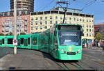 Be 6/8 301 (Siemens Combino) der Basler Verkehrs-Betriebe (BVB) als Linie 2 von Basel, Eglisee (CH), nach Binningen, Kronenplatz (CH), verlässt die Haltestelle Basel, Bahnhof SBB (CH).