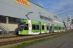 Be 6/8 Flexity 5012, hier noch ohne Betriebsnummer, mit der neuen U-Abo Werbung, auf der Linie 14, fährt Richtung Haltestelle Lachmatt.