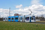 Be 6/8 Flexity 5025 mit der neuen IWB Werbung, fährt Richtung Haltestelle Lachmatt.