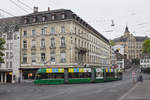 Be 6/8 Flexity 5035, auf der Linie 6, fährt zur Haltestelle Theater.