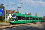 Be 6/8 Flexity 5033, auf der Linie 14, fährt bei der Haltestelle Käppeli ein.