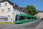 Be 6/8 Flexity 5005, auf der Linie 3, fährt den Steinenberg hinunter zur Haltestelle Barfüsserplatz.