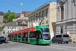 Be 6/8 Flexity 5016, auf der Linie 14, fährt den Steinenberg hoch zur Haltestelle Bankverein.