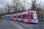 Be 6/8 Flexity 5004 (hier noch ohne Betriebsnummer) mit der Werbung gemeinsam gegen Corona, auf der Linie 8, verlässt die Haltestelle Bundesplatz.