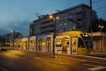 Be 6/8 Flexity mit der Werbung für die Basler Museen, auf der Linie 14, wartet an der Endstation in Pratteln.