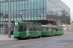 Doppeltraktion, mit dem Be 4/4 481,  dem B4S 1449 und dem Be 4/4 492, auf der Linie 6, fährt zur Haltestelle Messeplatz.