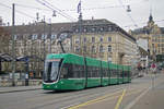 Be 6/8 Flexity 5020, auf der Linie 3, fährt den Steinenberg hoch zur Haltestelle Bankverein.