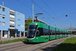 Be 6/8 Flexity 5009, auf der Linie 3, verlässt die Haltestelle Breite.