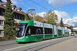 Be 6/8 Flexity 5030, auf der Linie 14, wartet an der Haltestelle Zeughaus.