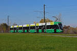 Be 6/8 Flexity 5044, auf der Linie 14, fährt zur Haltestelle Lachmatt.