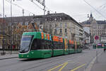 Be 6/8 Flexity 5024, auf der Linie 3, fährt den Steinenberg hoch zur Haltestelle Bankverein.