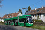 Be 4/6 Flexity 6012, auf der Linie 15, fährt zur Haltestelle Studio Basel.