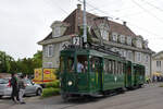 Be 2/2 215 zusammen mit dem B2 423, auf der Museumslinie 7, wendet beim beim Depot Dreispitz, wo sich auch das Trammuseum befindet.