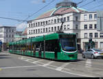 BVB - Be 6/8  327 unterwegs auf der Linie 2 in Basel am 09.05.2022