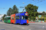 Be 4/4 490 FC Basel zusammen mit dem B4S 1487, auf der Linie 21, fährt bei der Haltestelle CIBA ein.