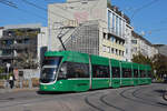 Be 6/8 Flexity 5037, auf der Linie 6, fährt bei der Haltestelle Morgartenring ein.