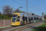 Be 6/8 Flexity 5031 mit der C&A Werbung, auf der Linie 14, fährt am 17.10.2022 zur Haltestelle Kästeli.