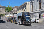 Be 6/8 Flexity 5015 mit der Hieber Werbung, auf der Linie 8, fährt am 19.07.2022 den Steinenberg hoch zur Haltestelle Bankverein.