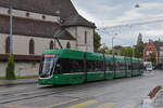 Be 6/8 Flexity 5001, auf der wegen einer Baustelle umgeleiteten Linie 6, fährt am 24.09.2022 Richtung Haltestelle Kunstmuseum.