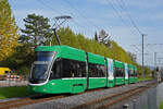 Be 6/8 Flexity 5041, auf der Linie 14, fährt am 29.10.2022 zur Haltestelle Muttenz Dorf.