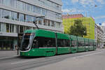 Be 6/8 Flexity 5026, auf der verlängerten Linie 1, bedient am 23.06.2022 die Haltestelle Gewerbeschule.