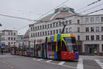 Be 6/8 Flexity 5042  Flaneur Stadt Zauber , auf der Linie 1, fährt am 30.09.2022 zur Endstation am Bahnhof SBB.