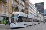 Be 6/8 Flexity 5010 mit der Werbung für ABT Automobile, auf der Linie 6 fährt am 11.04.2023 zur Haltestelle Claraplatz.