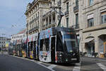 Be 6/8 Flexity 5015 mit der Hieber Werbung, auf der Linie 1, fährt am 07.03.2023 zur Endstation am Bahnhof SBB.