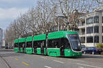 Be 4/6 Flexity 6017, auf der Linie 8, fährt am 18.03.2023 zur Haltestelle ZOO Bachletten.