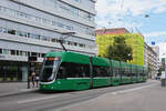 Be 6/8 Flexity 5020, auf der Linie 6, bedient am 23.06.2022 die Haltestelle Gewerbeschule.